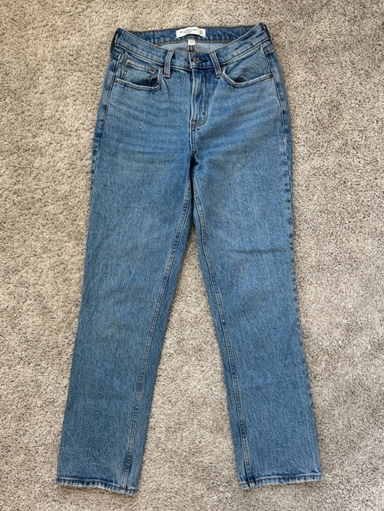 Denim - Abercrombie Mid Rise Straight Jeans
